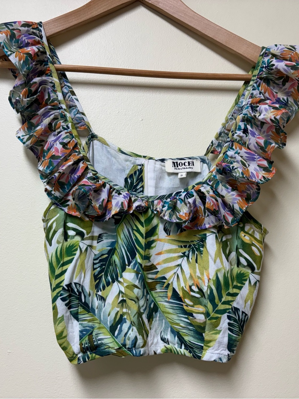 MOCHI The Art Of Embroidery Selena Tropical Ruffle Crop Top - Small
